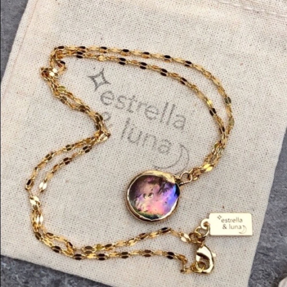 Dainty 🌟freshwater🌟 peacock pearl gold necklace✨ - Picture 4 of 8